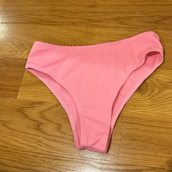 NWOT pink bikini bottom 💕💞👙 - Picture 1 of 3